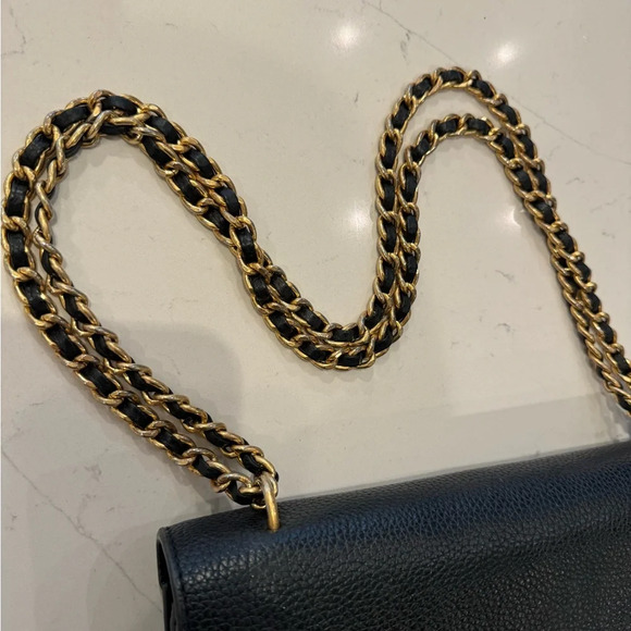 Tory Burch Medium Pebbled Britten Shoulder Flap Chain Bag - Picture 6 of 9